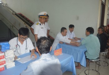 vung 4 hai quan dua 52 ngu dan gap nan tren bien vao dao song tu tay an toan