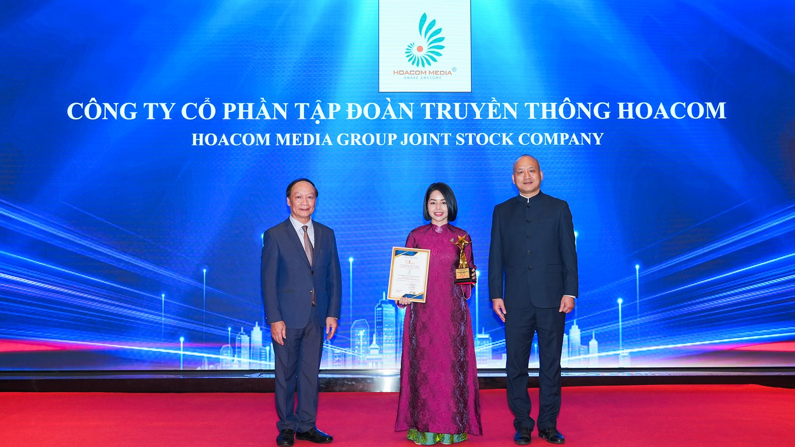 hoacom media hanh trinh dinh hinh ban sac trong truyen thong bat dong san viet nam