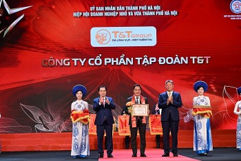 tt group duoc vinh danh tai le ton vinh doanh nhan doanh nghiep thang long 2025