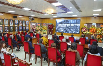 ky niem 75 nam uy ban hoa binh viet nam vai tro nong cot trong doi ngoai nhan dan vi hoa binh huu nghi va phat trien