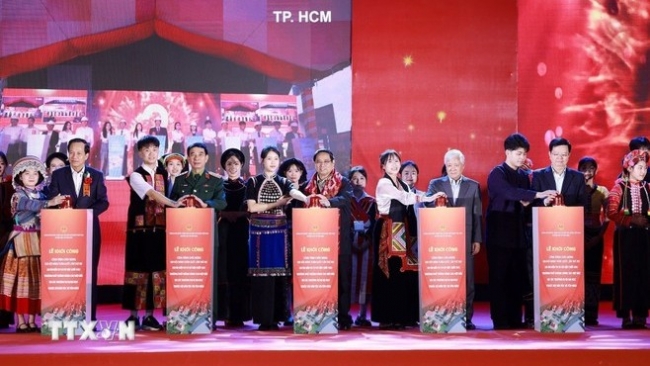 Thủ tướng: Xây dựng trường học khu vực miền núi, đồng bào dân tộc để gieo chữ, giữ nước