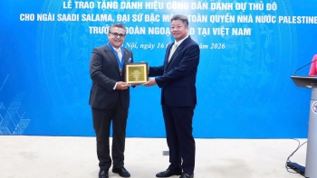 dai su saadi salama duoc trao danh hieu cong dan danh du thu do ha noi