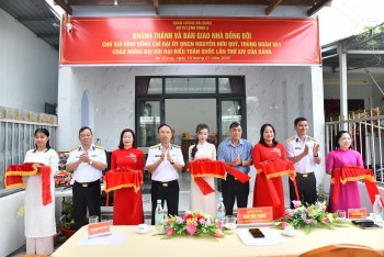 bo tu lenh vung 5 hai quan ban giao nha dong doi