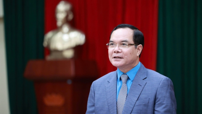 Xây dựng giai cấp công nhân Việt Nam hiện đại, lớn mạnh trong kỷ nguyên phát triển mới của dân tộc