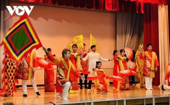 dam am ngay hoi tet cho em trong cong dong nguoi viet tai nhat ban