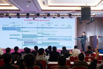 tien bo trong phau thuat noi soi va robot mo ra co hoi song chat luong hon cho benh nhan ung thu thuc quan