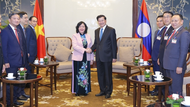Tổng Bí thư, Chủ tịch nước Lào đánh giá cao vai trò của Mặt trận trong quan hệ Việt Nam - Lào