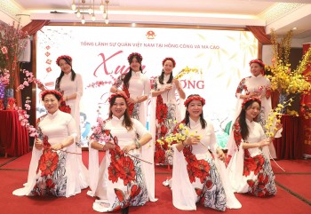 nguoi viet tai hong cong va macao han hoan don xuan moi