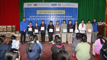 plan international viet nam trao goi ho tro thiet yeu cho nguoi dan tuyen quang