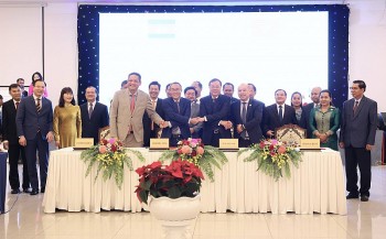 tay ninh ky ket thoa thuan hop tac toan dien voi svay rieng prey veng va tboung khmum campuchia