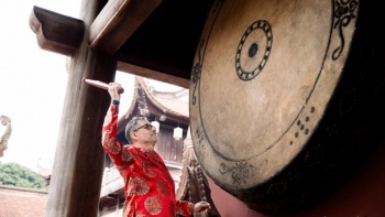 Các đại sứ trải nghiệm Tết Việt: Đánh trống sấm, gói bánh chưng