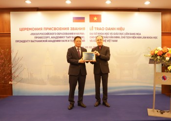gsvschau van minh nhan danh hieu dai su khoa hoc va giao duc lien bang nga
