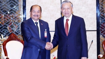 Củng cố đoàn kết đặc biệt Việt Nam-Lào qua kênh Mặt trận và ngoại giao nhân dân