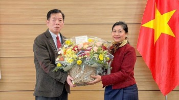 dai su quan lao tai han quoc chuc mung tet nguyen dan viet nam that chat quan he doi ngoai