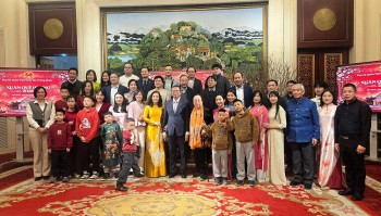 nguoi viet nam tai trung quoc cung don xuan que huong 2026