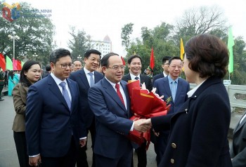 doan dai bieu tinh quang ninh bat dau chuyen tham chinh thuc tai quang tay trung quoc