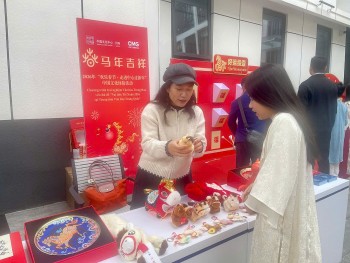 tang cuong giao luu van hoa viet trung qua chuong trinh vui don tet xuan 2026