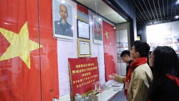 hanh trinh do ke t no i tinh huu nghi thanh nien viet nam trung quo c