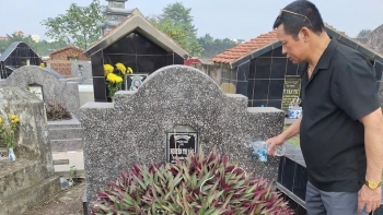 Mời ông bà về ăn Tết