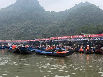 khoang 25000 luot khach hanh huong du xuan chua huong trong hai ngay dau nam moi