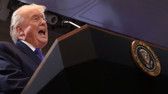 Tổng thống Trump ký sắc lệnh áp thuế toàn cầu 10% sau phán quyết của Tòa án Tối cao