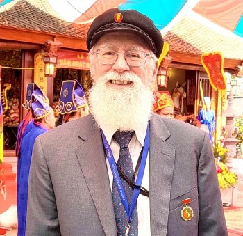 tien si michael parsons australia ngay bau cu o viet nam mang khong khi le hoi