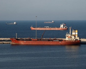 tin quoc te ngay 153 gia dau vuot nguong 100 usdthung hoat dong hang khong tai uae tung buoc khoi phuc on dinh