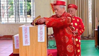 truyen thong quoc te dua tin dam net ve ngay hoi non song cua viet nam