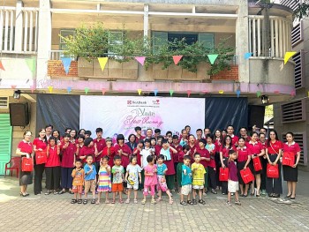 xuan yeu thuong 2026 viet tiep cau chuyen nhan van