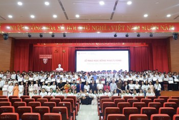 phucs fond na uy danh 356 suat hoc bong cho hoc sinh sinh vien ngheo o hue