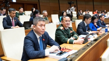 quoc hoi nghe bao cao ket qua xac nhan tu cach dai bieu quoc hoi khoa xvi