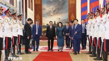 le don trong the thuong truc ban bi thu tran cam tu tham chinh thuc campuchia