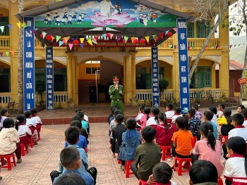 tu ban lang den lop hoc gieo mam van hoa giao thong noi vung bien