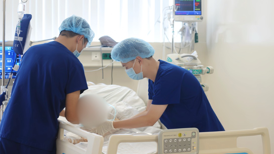 Vinmec Phú Quốc cứu sống bé trai Trung Quốc đuối nước ngưng tim 7 phút