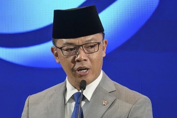 tin quoc te ngay 244 indonesia khong thu phi tau qua eo bien malacca trung quoc keu goi xoa so trung tam lua dao o campuchia
