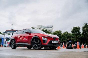 thiet ke khong lan vao dau vinfast vf 7 cang them suc hut nho gia ban de xuong tien