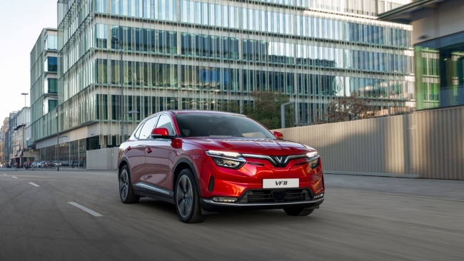 Khách Việt chọn VinFast VF 8: Cùng trải nghiệm, xe xăng phải bù thêm hơn 300 triệu đồng