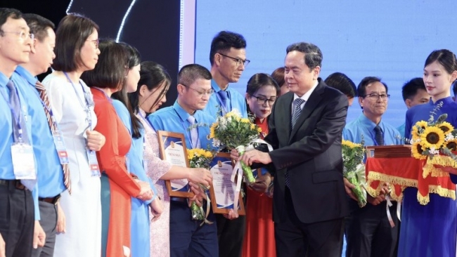 Cán bộ công đoàn xuất sắc là đại diện của phong trào công nhân thời kỳ mới