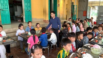 bua an hoc duong vung cao giu an toan thuc pham tu can bep ban tru