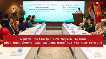 video nguyen pho chu tich nuoc nguyen thi binh nhan huan chuong ngoi sao cong trang cua nha nuoc palestine