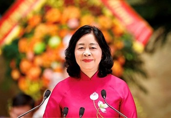 chu tich uy ban trung uong mat tran to quoc viet nam chuc mung dong bao hoi giao nhan dai le raya eidil adha