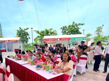 trao yeu thuong cho tre em yeu the nhan ngay quoc te thieu nhi 16