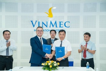 benh vien trung uong hue chuyen giao ky thuat ghep than cho vinmec nha trang mo ra co hoi dieu tri chuyen sau ngay tai dia phuong