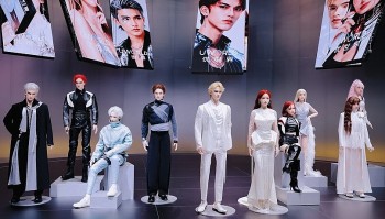 robot hinh nguoi sieu thuc dau tien tren the gioi duoc phat trien de san xuat hang loat