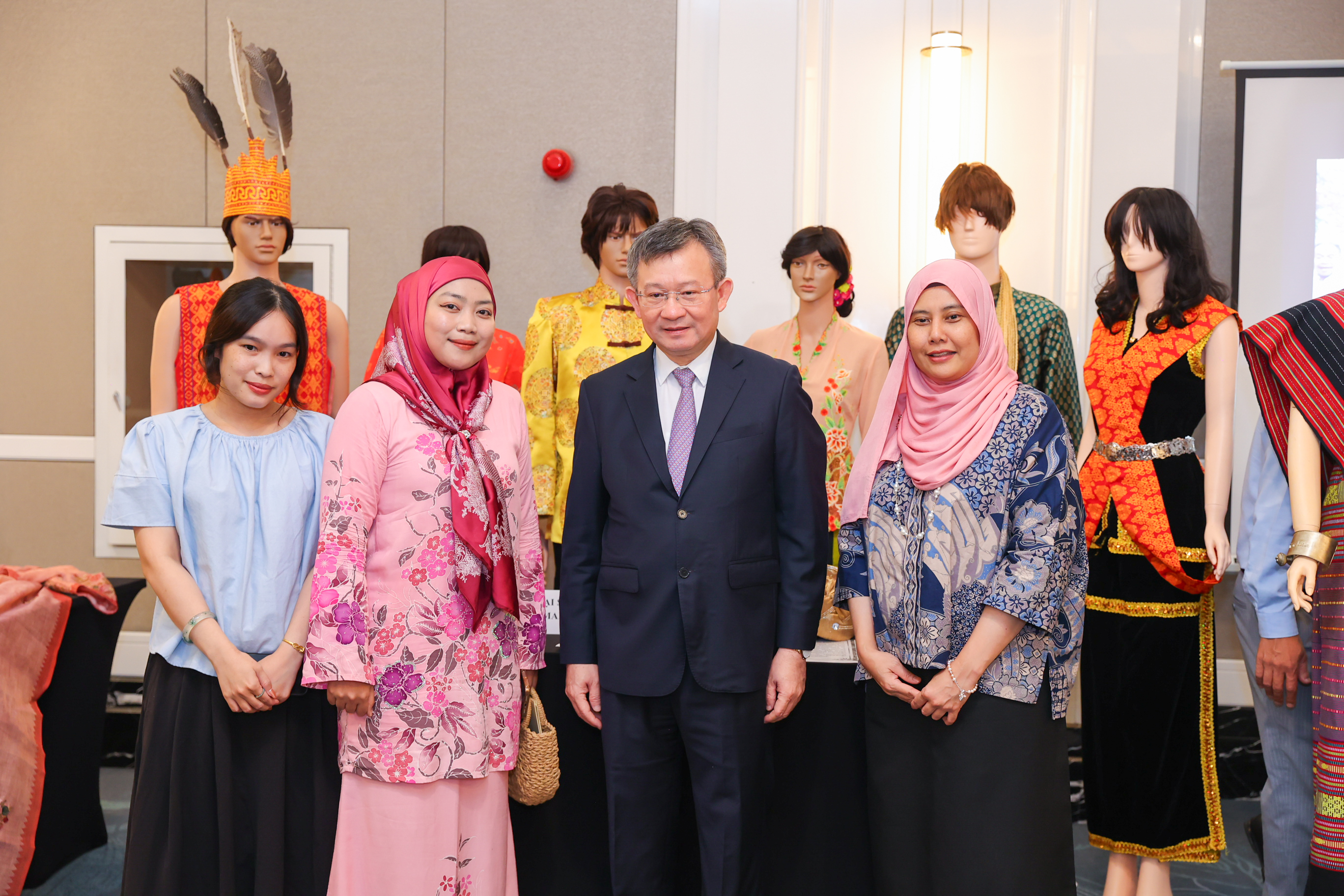 Chương trình Sắc màu văn hóa ASEAN do Liên hiệp các tổ chức hữu nghị thành phố Hà Nội tổ chức, ngày 23/8/2026. (Ảnh: Đinh Hòa)