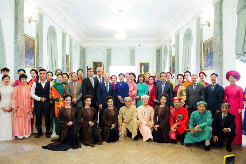 Khai trương Trung tâm Văn hóa Nga - Việt tại Trường Đại học Sư phạm quốc gia Herzen, ngày 28/7/2025. (Ảnh: TTXVN)
