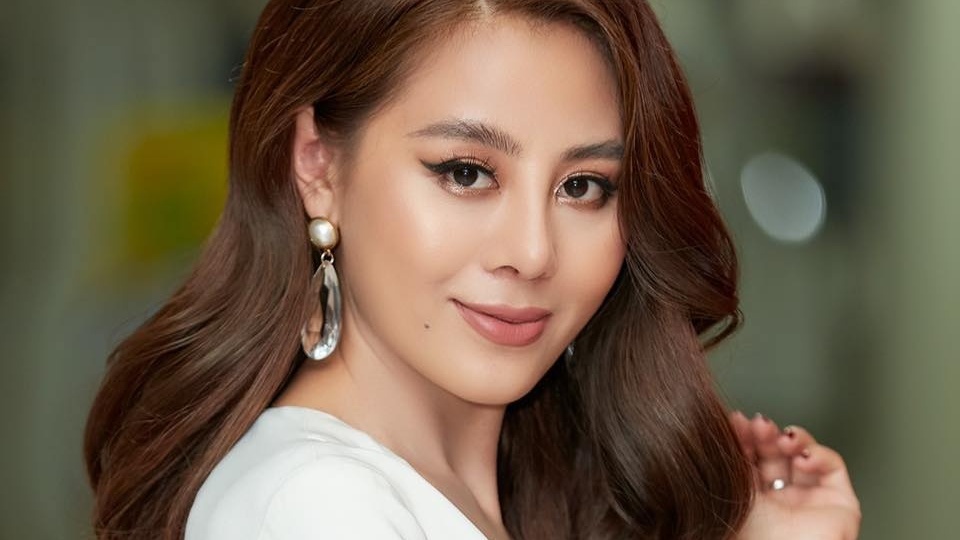Nam Thư có đáng bị tẩy chay khi NSX gạch tên Cát Tường trong "Bạn muốn hẹn hò"?