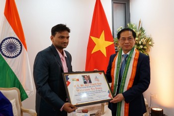 Bộ trưởng Ngoại giao Bùi Thanh Sơn gặp đoàn đại biểu Ủy ban Đoàn kết Ấn Độ - Việt Nam