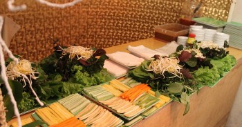 quan rom khong chi la banh trang cuon thit heo