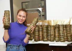 my tam va loat sao viet tro tai goi banh chung banh tet sieu dinh ngay tet